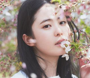 白石糸の演技や本名にCMの美脚がセクシーすぎ！性格は天然？